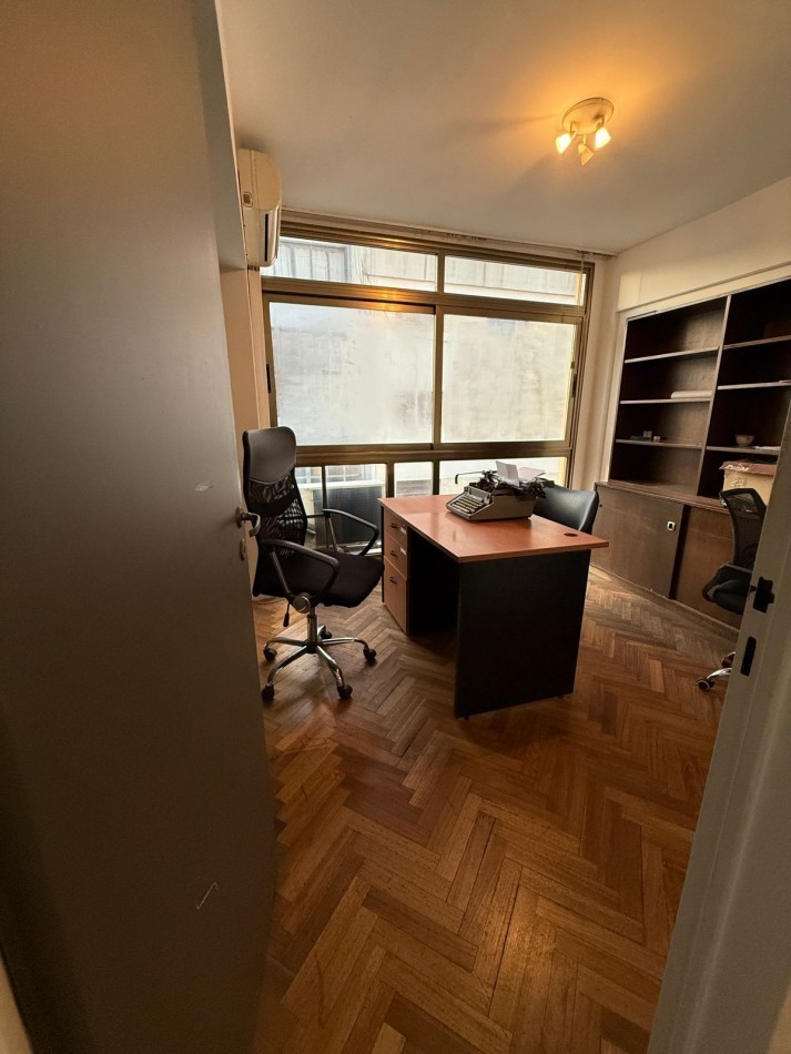 Oficina o vivienda en venta - 6 ambientes - Centro - Apto profesional