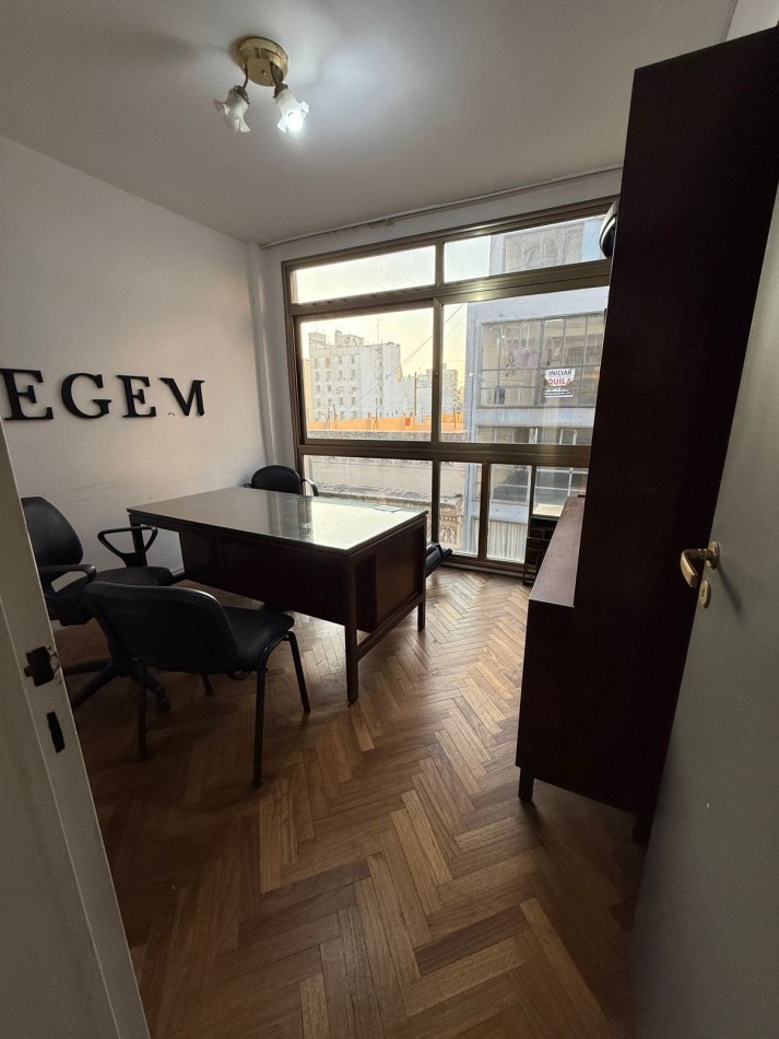 Oficina o vivienda en venta - 6 ambientes - Centro - Apto profesional