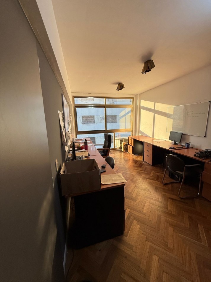 Oficina o vivienda en venta - 6 ambientes - Centro - Apto profesional