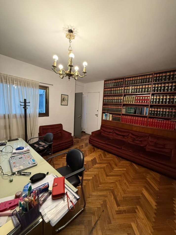 Oficina o vivienda en venta - 6 ambientes - Centro - Apto profesional