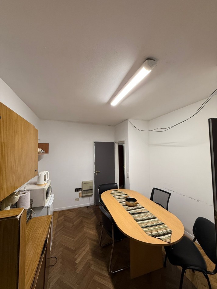 Oficina o vivienda en venta - 6 ambientes - Centro - Apto profesional