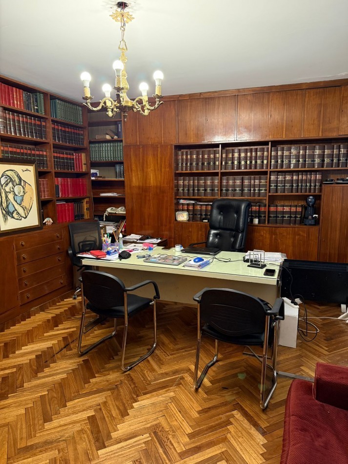 Oficina o vivienda en venta - 6 ambientes - Centro - Apto profesional