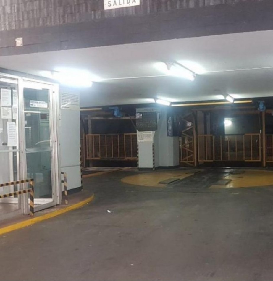 Cochera en venta en zona Tribunales - Uruguay 300 - Oportunidad