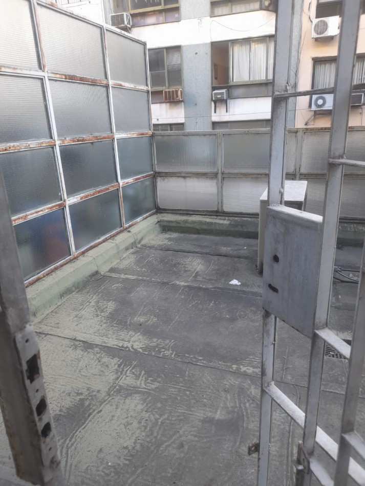 VENTA - Oficina + Local Comercial en 4 Plantas - Microcentro