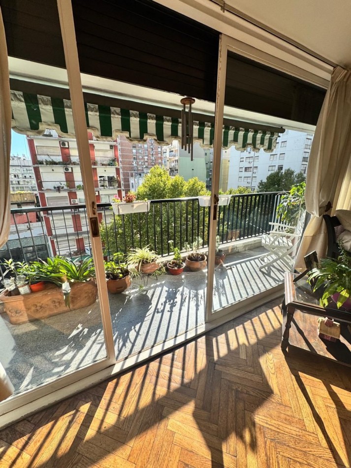 4 ambientes c/dependencia 7mo piso frente balcon- Av. Sta. Fe 2644
