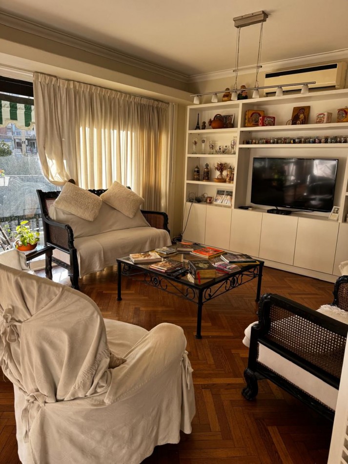 4 ambientes c/dependencia 7mo piso frente balcon- Av. Sta. Fe 2644