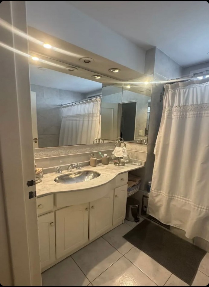 4 ambientes c/dependencia 7mo piso frente balcon- Av. Sta. Fe 2644