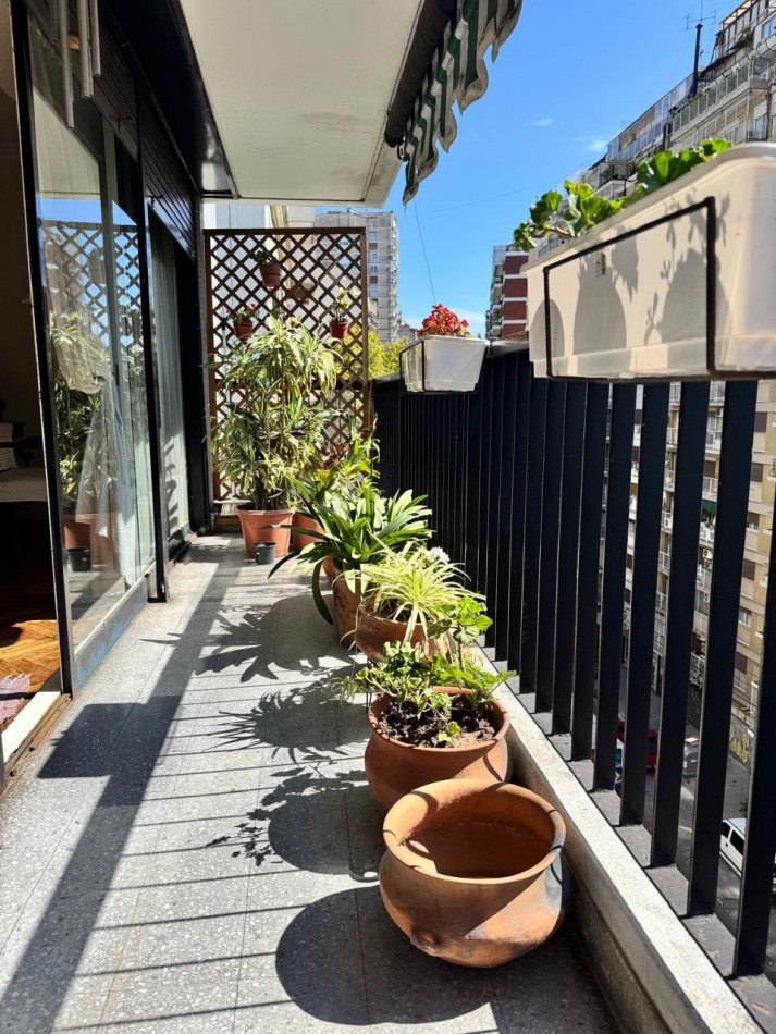 4 ambientes c/dependencia 7mo piso frente balcon- Av. Sta. Fe 2644