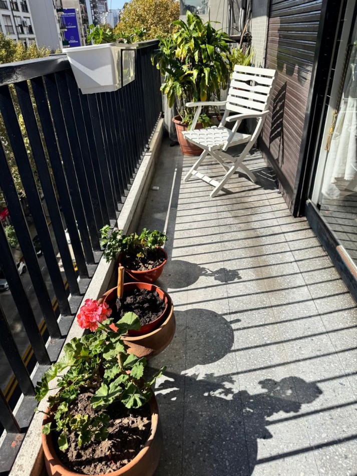 4 ambientes c/dependencia 7mo piso frente balcon- Av. Sta. Fe 2644
