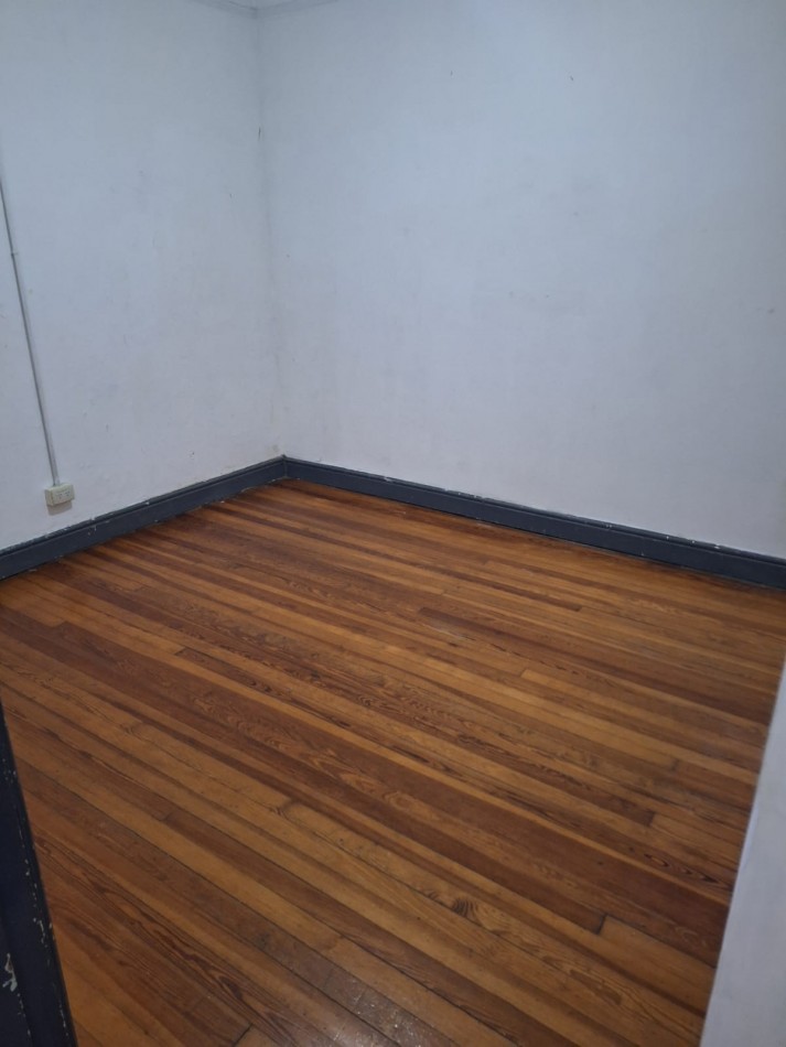Oportunidad de inversion - Departamento 4 ambientes reales ideal renta, Reestructurado a 7 ambientes- SEMIPISO