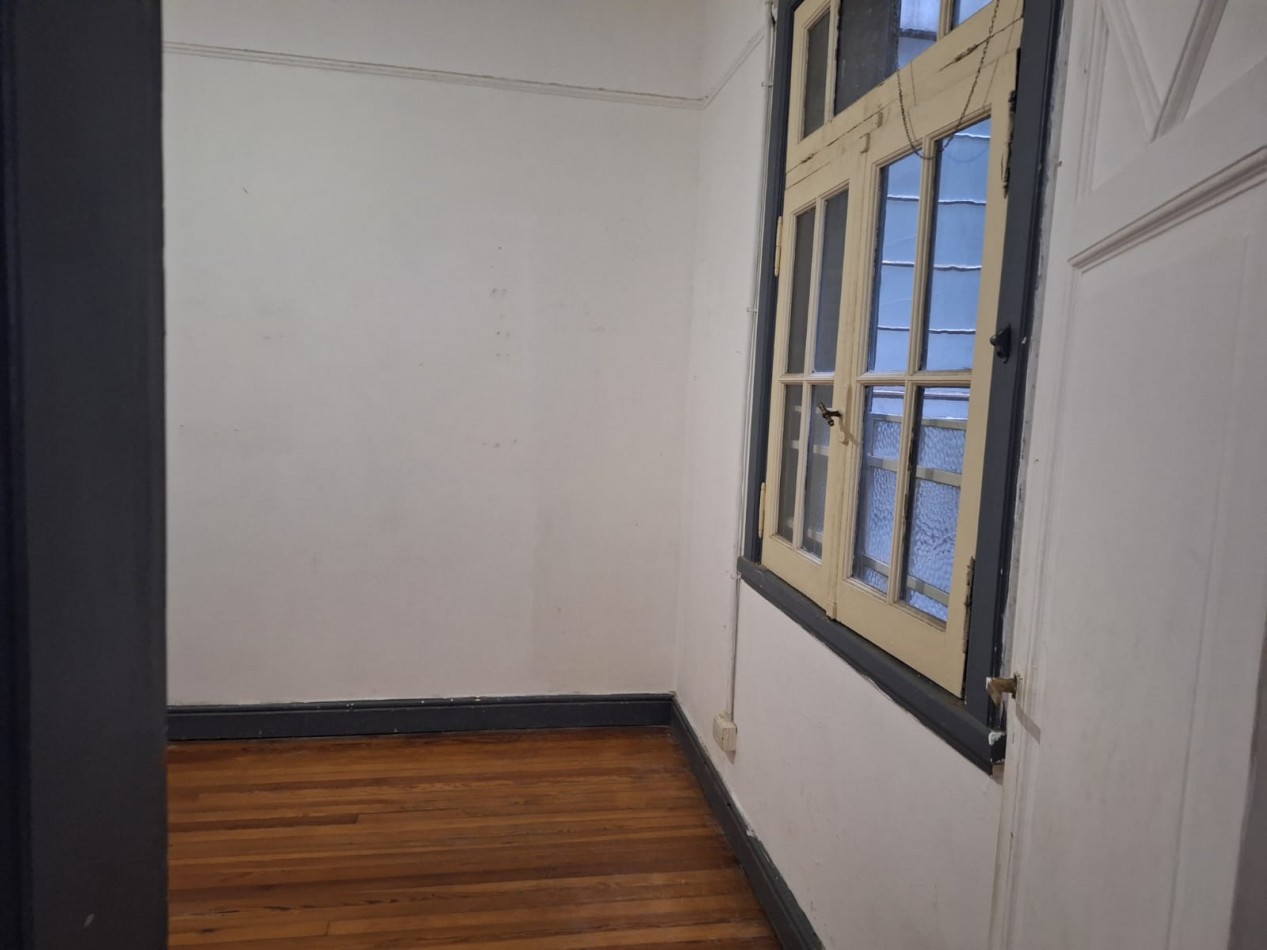 Oportunidad de inversion - Departamento 4 ambientes reales ideal renta, Reestructurado a 7 ambientes- SEMIPISO