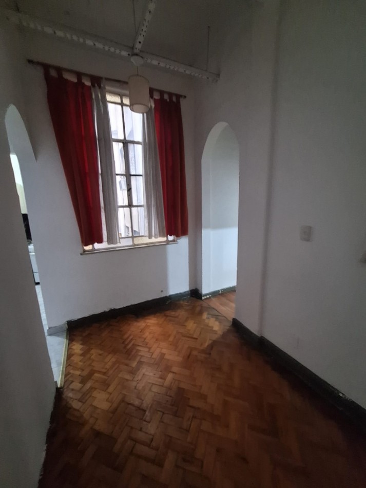 Oportunidad de inversion - Departamento 4 ambientes reales ideal renta, Reestructurado a 7 ambientes- SEMIPISO