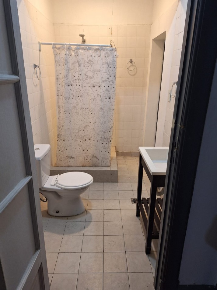 Oportunidad de inversion - Departamento 4 ambientes reales ideal renta, Reestructurado a 7 ambientes- SEMIPISO