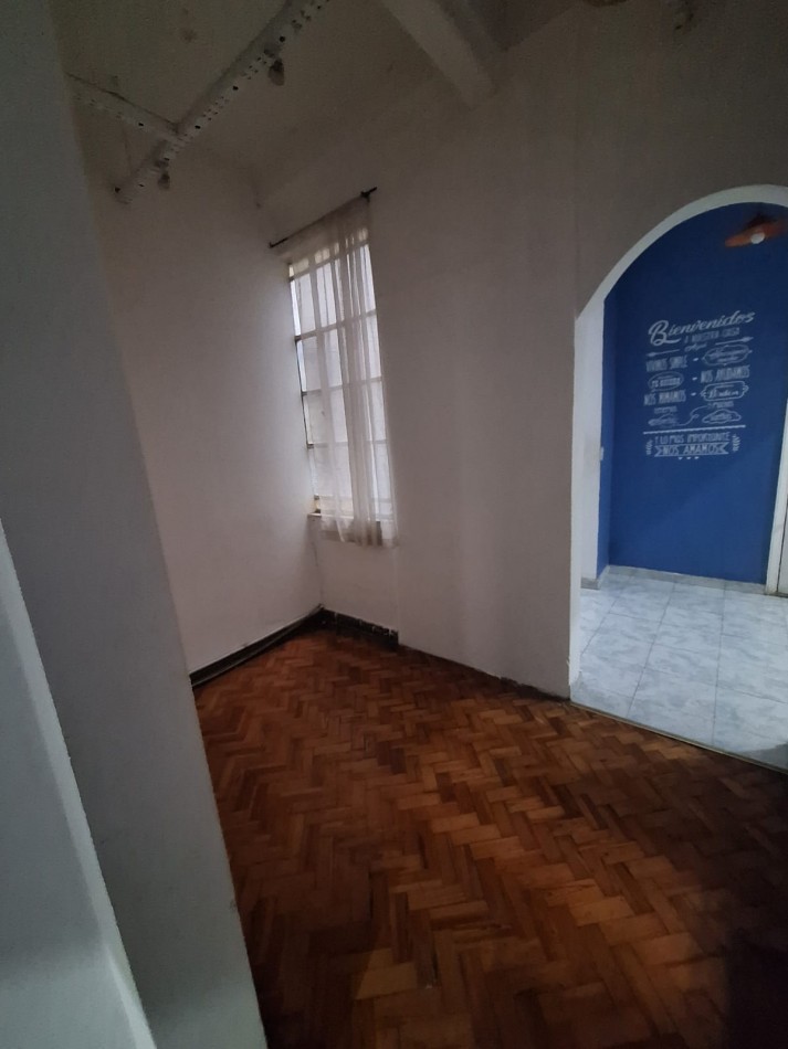 Oportunidad de inversion - Departamento 4 ambientes reales ideal renta, Reestructurado a 7 ambientes- SEMIPISO