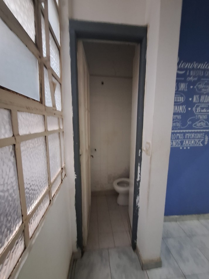 Oportunidad de inversion - Departamento 4 ambientes reales ideal renta, Reestructurado a 7 ambientes- SEMIPISO