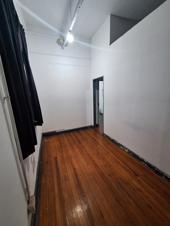 Oportunidad de inversion - Departamento 4 ambientes reales ideal renta, Reestructurado a 7 ambientes- SEMIPISO
