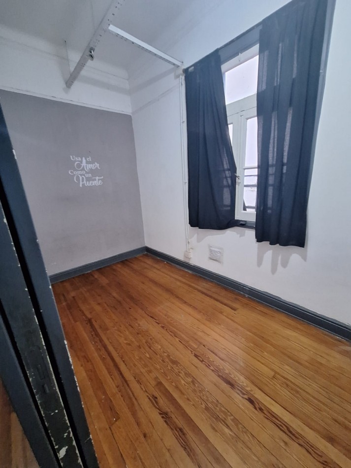 Oportunidad de inversion - Departamento 4 ambientes reales ideal renta, Reestructurado a 7 ambientes- SEMIPISO