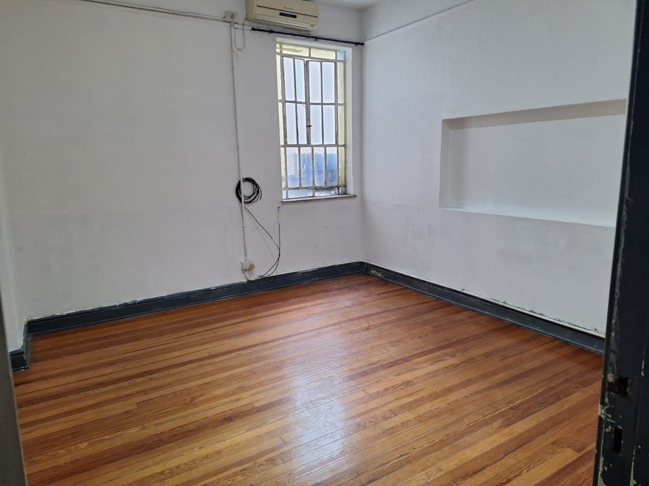 Oportunidad de inversion - Departamento 4 ambientes reales ideal renta, Reestructurado a 7 ambientes- SEMIPISO