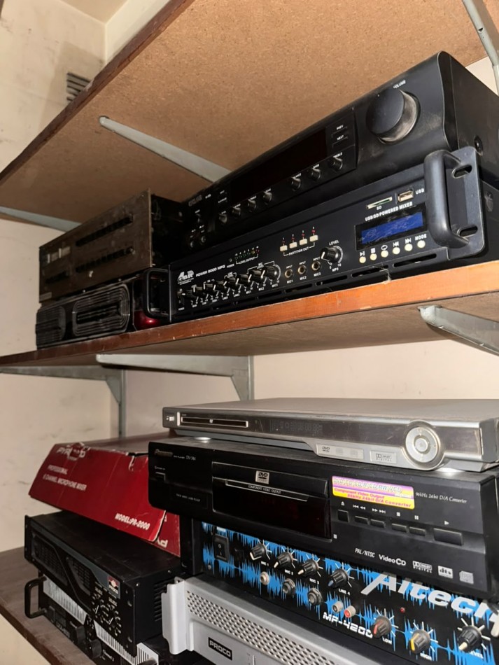 DOC SOUND OPORTUNIDAD - IMPORTANTE LOTE DE EQUIPAMIENTO Y MERCADERIA DE SONIDO PROFESIONAL