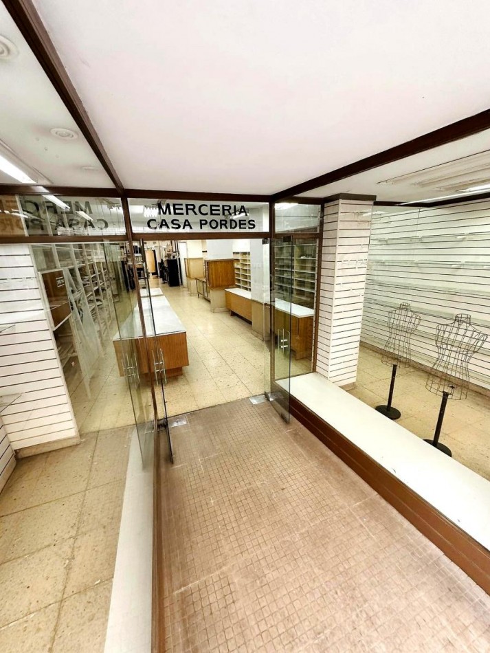 Exclusivo Paquete Inmobiliario En Recoleta: Local, Depto Con Patio Y Cochera