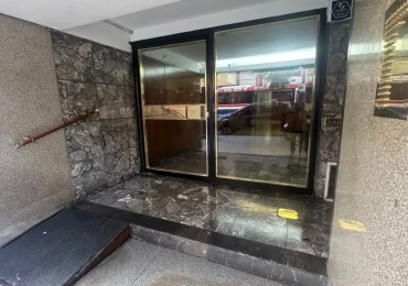 4 ambientes c/dependencia 7mo piso frente balcon- Av. Sta. Fe 2644